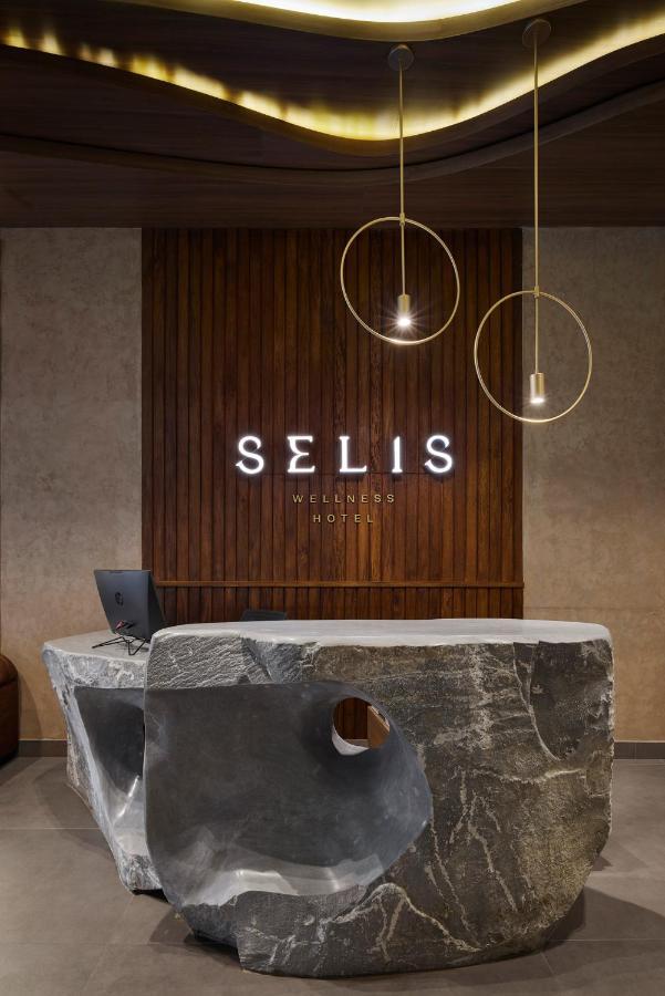 Selis Hotel 4*