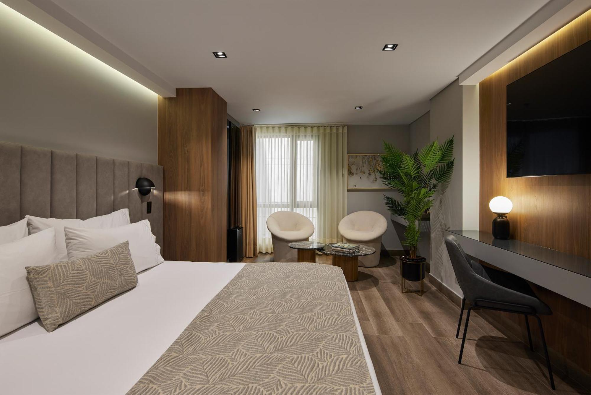 Selis Hotel 4*